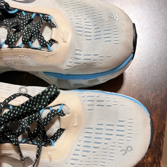 On Cloudmonster 2 women's running shoe in the Cream/Horizon colorway. - Picture 12 of 14